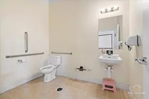 1557 W 33rd St, Chicago, IL 60608 - Photo 11