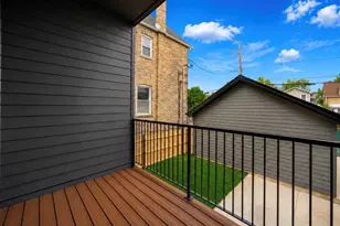 3644 W Cornelia Ave, Chicago, IL 60618 - Photo 13