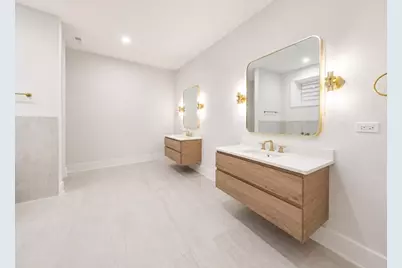 3644 W Cornelia Avenue #1, Chicago, IL 60618 - Photo 7