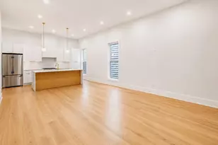 3644 W Cornelia Ave, Chicago, IL 60618 - Photo 3