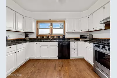 875 S York Street, Elmhurst, IL 60126 - Photo 9