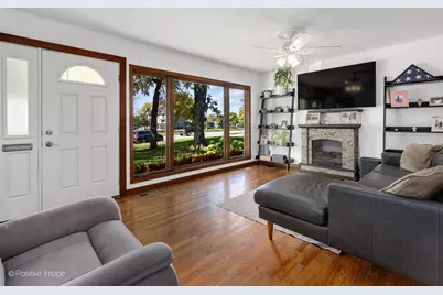 875 S York Street, Elmhurst, IL 60126 - Photo 3