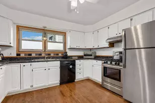 875 S York St, Elmhurst, IL 60126 - Photo 13