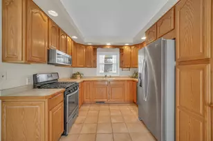 1129 N Cumberland Circle, McHenry, IL 60050 - Photo 13