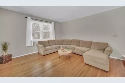 1129 N Cumberland Circle, McHenry, IL 60050 - Photo 5