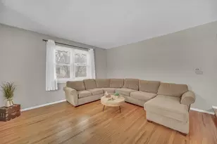 1129 N Cumberland Circle, McHenry, IL 60050 - Photo 5