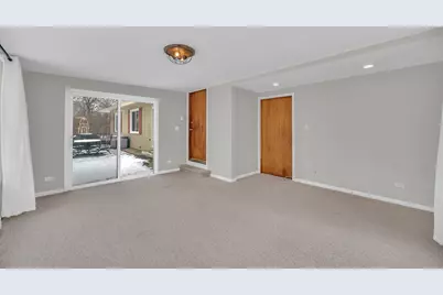 1129 N Cumberland Circle, McHenry, IL 60050 - Photo 17