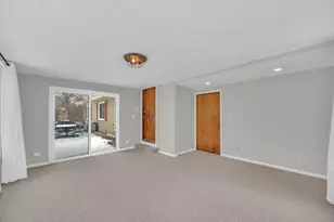 1129 N Cumberland Circle, McHenry, IL 60050 - Photo 17