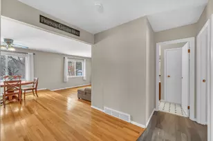 1129 N Cumberland Circle, McHenry, IL 60050 - Photo 27