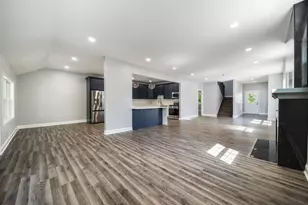 907 Glenwood Ave, Joliet, IL 60435 - Photo 3