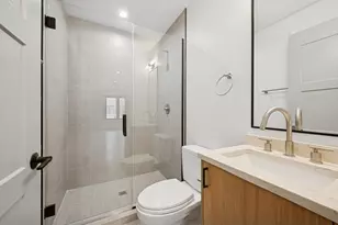 1333 W Estes Ave, Chicago, IL 60626 - Photo 11