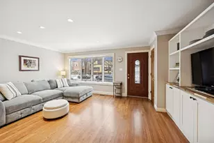 6530 N Oliphant Ave, Chicago, IL 60631 - Photo 3