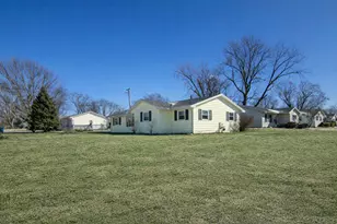 42 Hanson Dr, Bourbonnais, IL 60914 - Photo 17