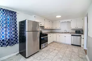 42 Hanson Dr, Bourbonnais, IL 60914 - Photo 5