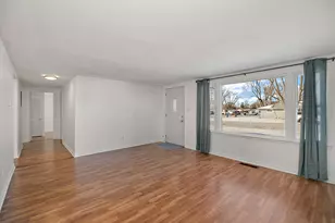 42 Hanson Dr, Bourbonnais, IL 60914 - Photo 3