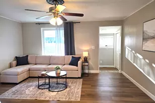 174 N Elm St, Herscher, IL 60941 - Photo 3