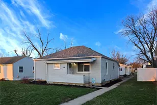 174 N Elm St, Herscher, IL 60941 - Photo 1