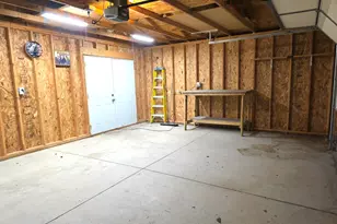 174 N Elm St, Herscher, IL 60941 - Photo 9