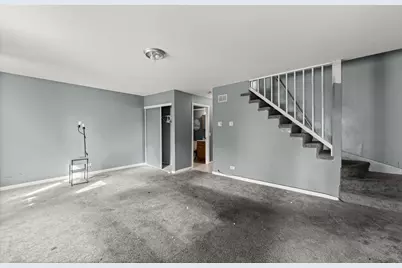 7945 S Phillips Avenue, Chicago, IL 60617 - Photo 3