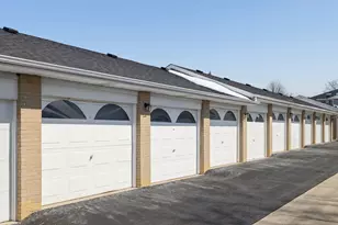 462 S President St, Carol Stream, IL 60188 - Photo 17