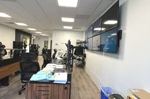 2445 W 71st St, Chicago, IL 60629 - Photo 7