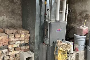 2445 W 71st St, Chicago, IL 60629 - Photo 33