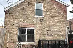 2445 W 71st St, Chicago, IL 60629 - Photo 35
