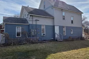 737 17th St, Rock Island, IL 61201 - Photo 5