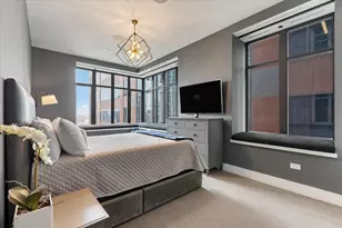 118 E Erie St, Chicago, IL 60611 - Photo 29