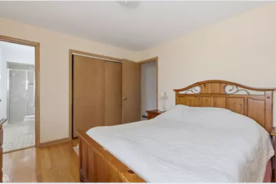 8145 N Grand Court, Niles, IL 60714 - Photo 9