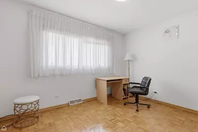 8145 N Grand Court, Niles, IL 60714 - Photo 11