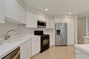 279 Brunswick Dr, Buffalo Grove, IL 60089 - Photo 11