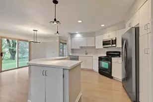 279 Brunswick Dr, Buffalo Grove, IL 60089 - Photo 13