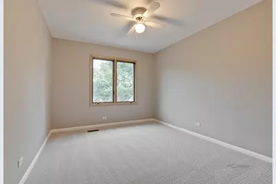 279 Brunswick Drive, Buffalo Grove, IL 60089 - Photo 23