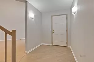 279 Brunswick Dr, Buffalo Grove, IL 60089 - Photo 3