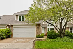 279 Brunswick Dr, Buffalo Grove, IL 60089 - Photo 1