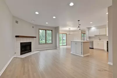 279 Brunswick Drive, Buffalo Grove, IL 60089 - Photo 9