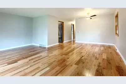 914 S Robert Drive, Mount Prospect, IL 60056 - Photo 13