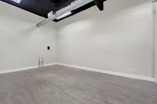 7055 N Clark St, Chicago, IL 60626 - Photo 15