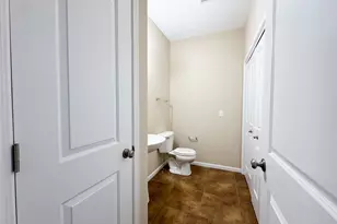 635 Stonegate Dr, Sycamore, IL 60178 - Photo 7