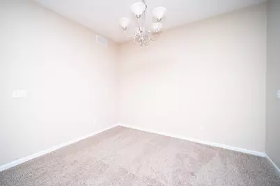 635 Stonegate Drive, Sycamore, IL 60178 - Photo 11