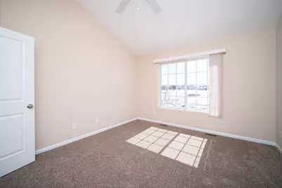 635 Stonegate Drive, Sycamore, IL 60178 - Photo 13
