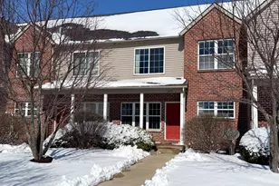 635 Stonegate Dr, Sycamore, IL 60178 - Photo 1