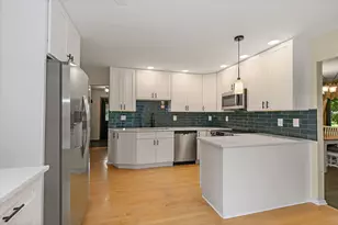 2916 Skyline Dr, Crystal Lake, IL 60012 - Photo 9