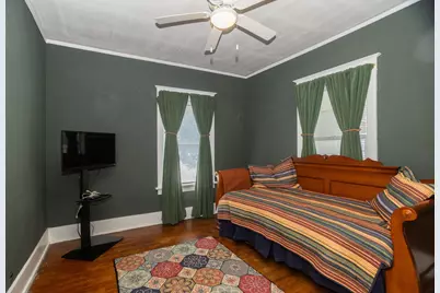 219 W Oak Avenue, Wheaton, IL 60187 - Photo 11