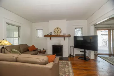 219 W Oak Avenue, Wheaton, IL 60187 - Photo 9