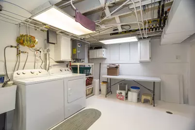 219 W Oak Avenue, Wheaton, IL 60187 - Photo 23