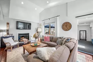 917 S Grove Ave, Barrington, IL 60010 - Photo 7