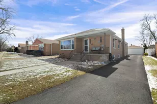 5337 W 102nd St, Oak Lawn, IL 60453 - Photo 3