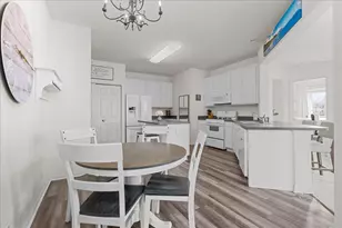 263 Lillian Ct, Geneva, IL 60134 - Photo 9